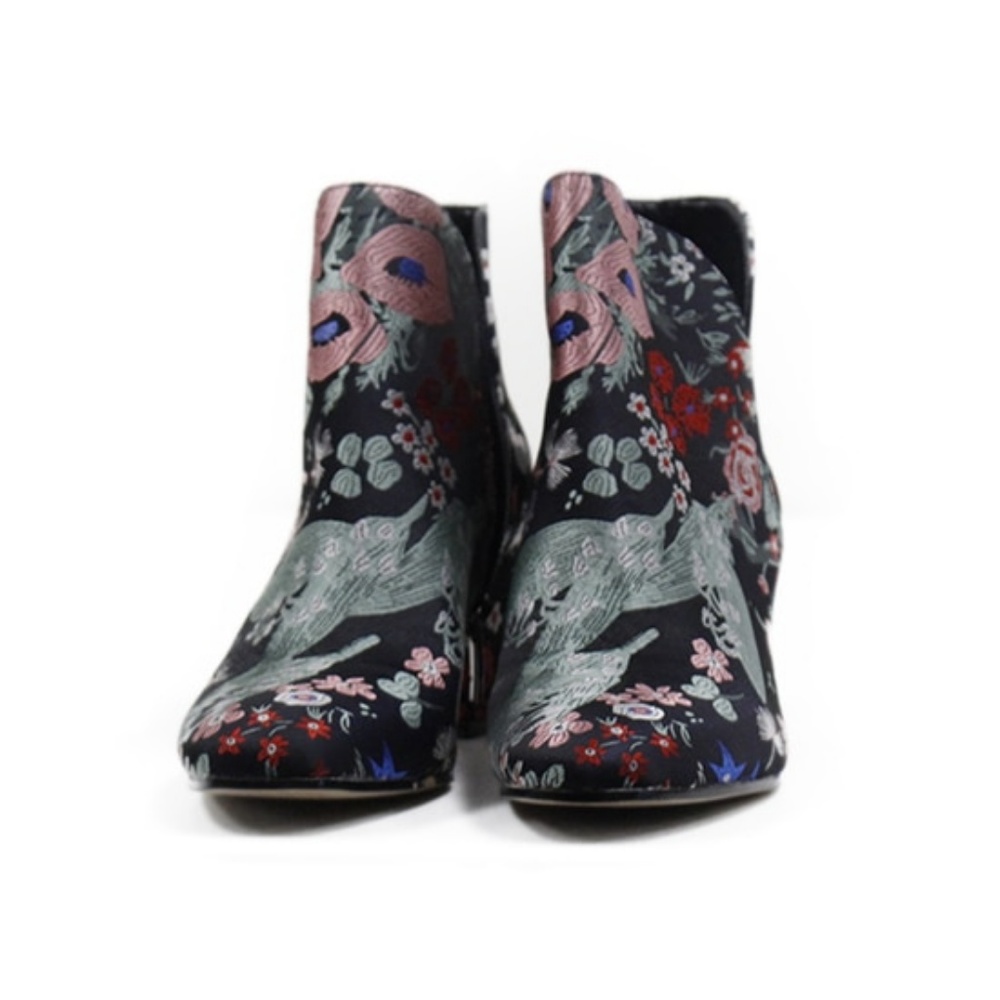 Vince Camuto Kassie Mltwnd - Multi Wonderland